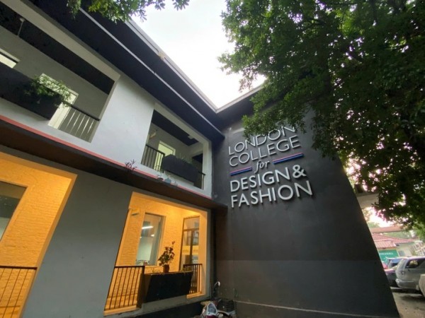 Xem xét kiểm tra toàn diện Trường Cao đẳng nghề Thiết kế và Thời trang London